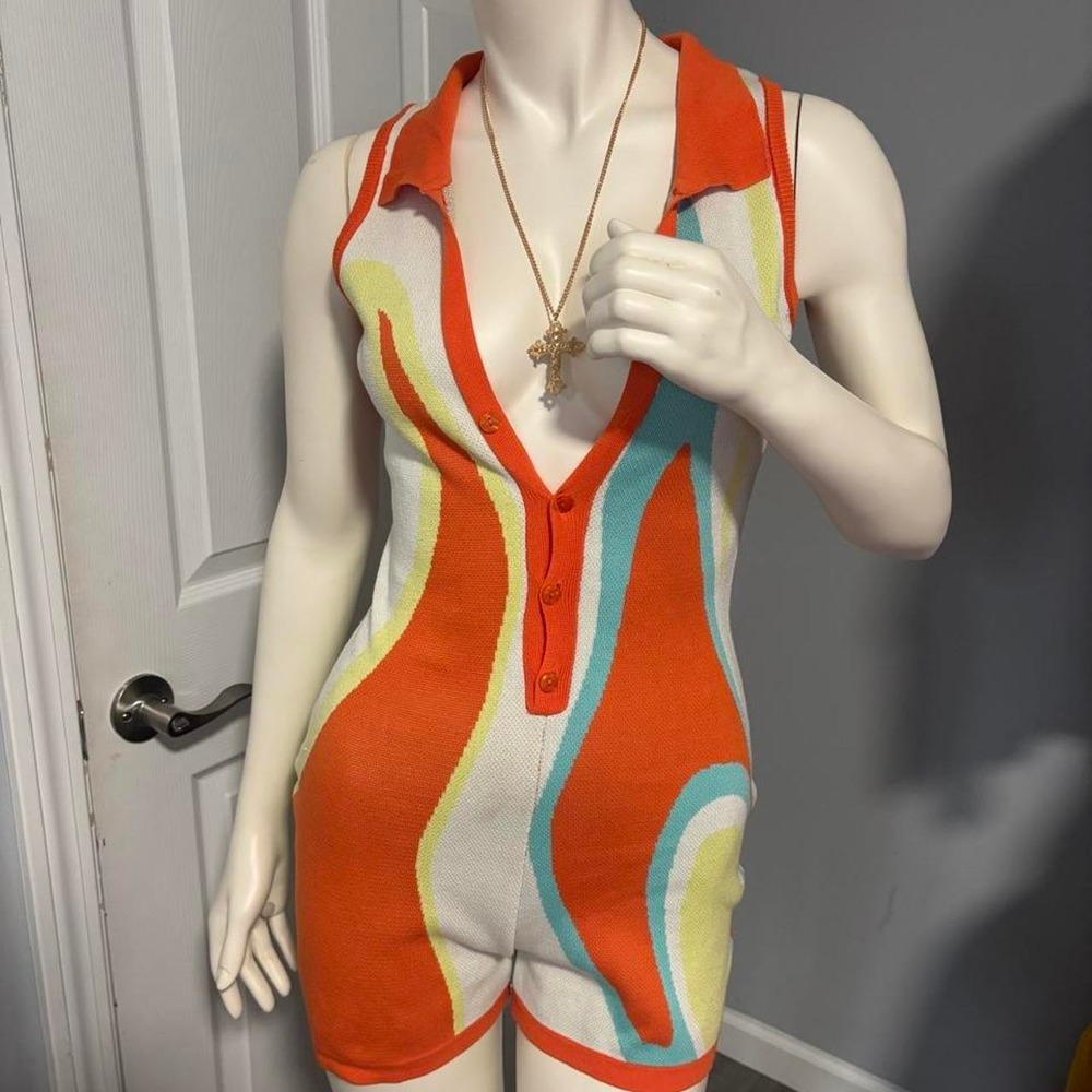 Retro Wavy Design Romper